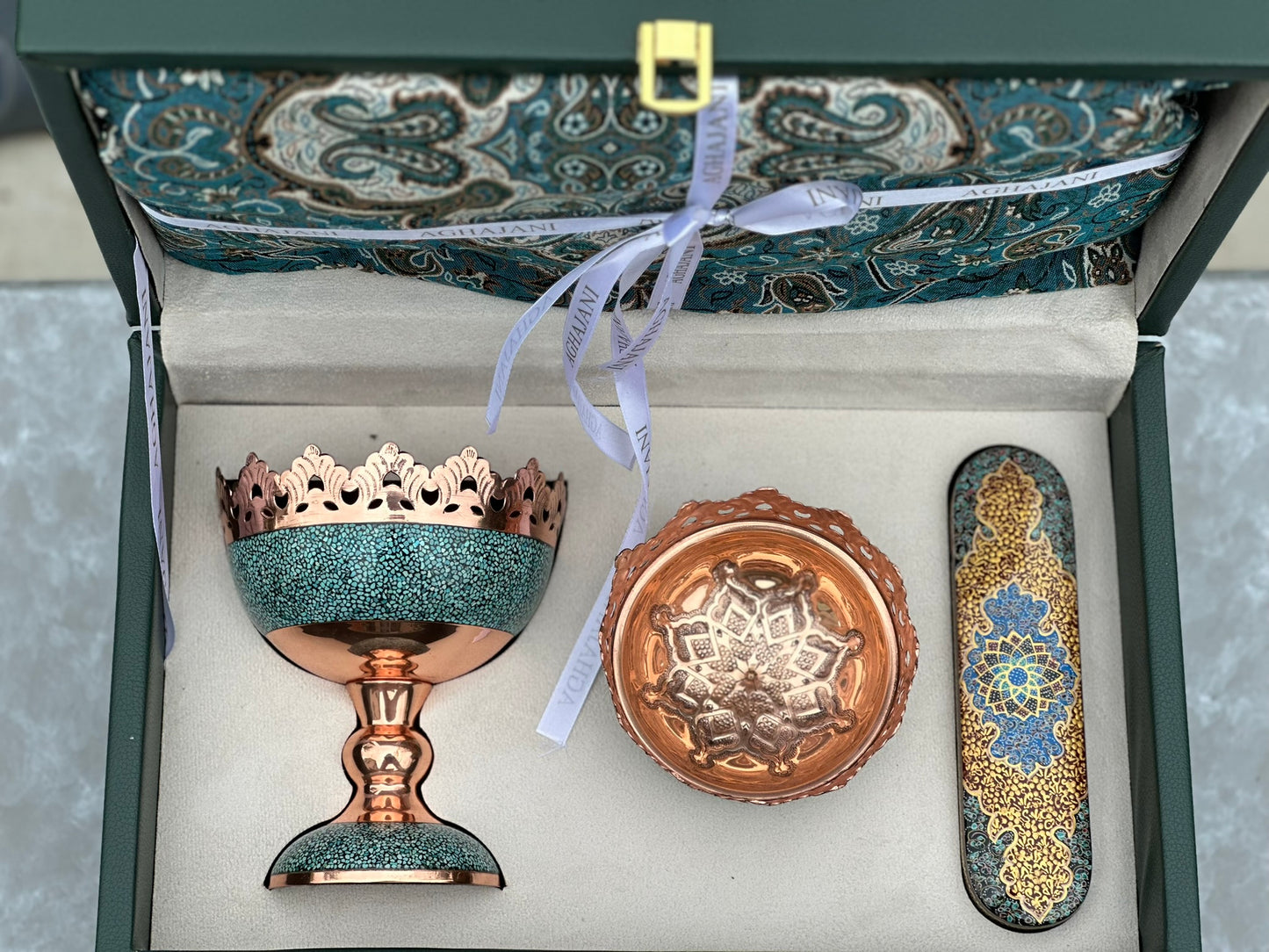 Handmade Persian Turquoise Inlaid Copper (Firoozeh Koobi) bowl gift box. A handmade decorative centerpiece, perfect for gifts or home décor.