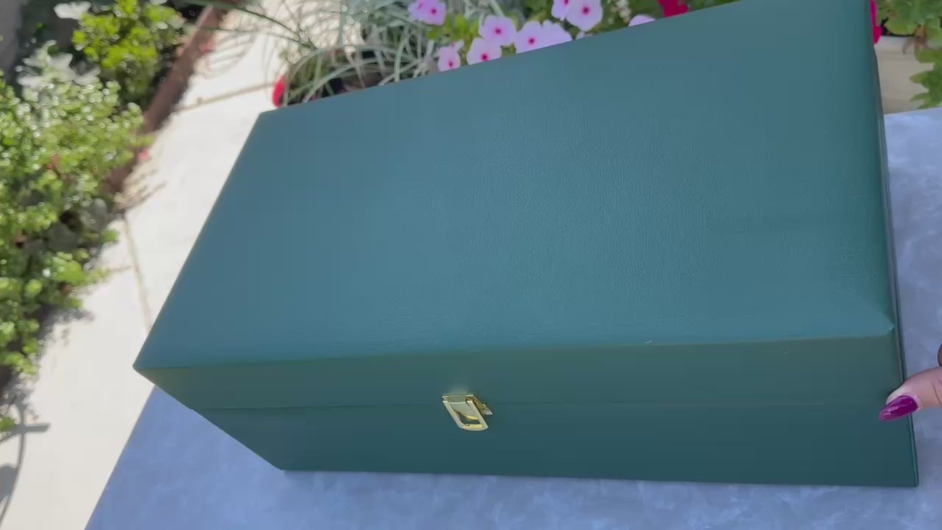 Handmade Persian Turquoise Inlaid Copper (Firoozeh Koobi) bowl gift box. A handmade decorative centerpiece, perfect for gifts or home décor.